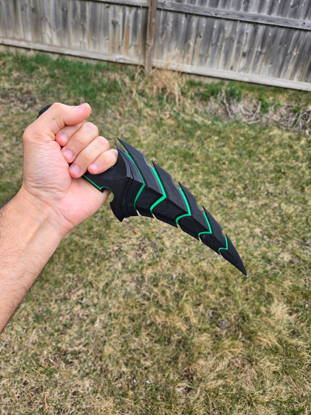 Helix Daggers Cosplay Prop – Hand Painted 1:1 Scale Valorant Melee Replica | Premium 3D Printed Display Piece