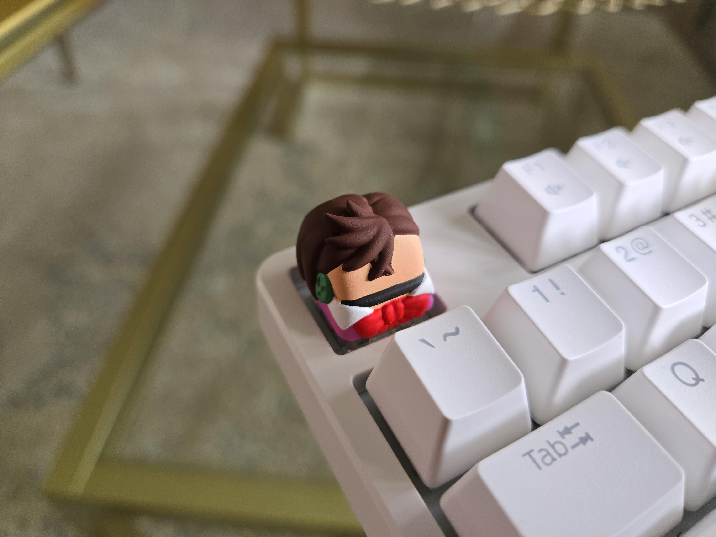 Anime Momo Keycap - Hand Painted Cute Keycap Designs, Cherry MX